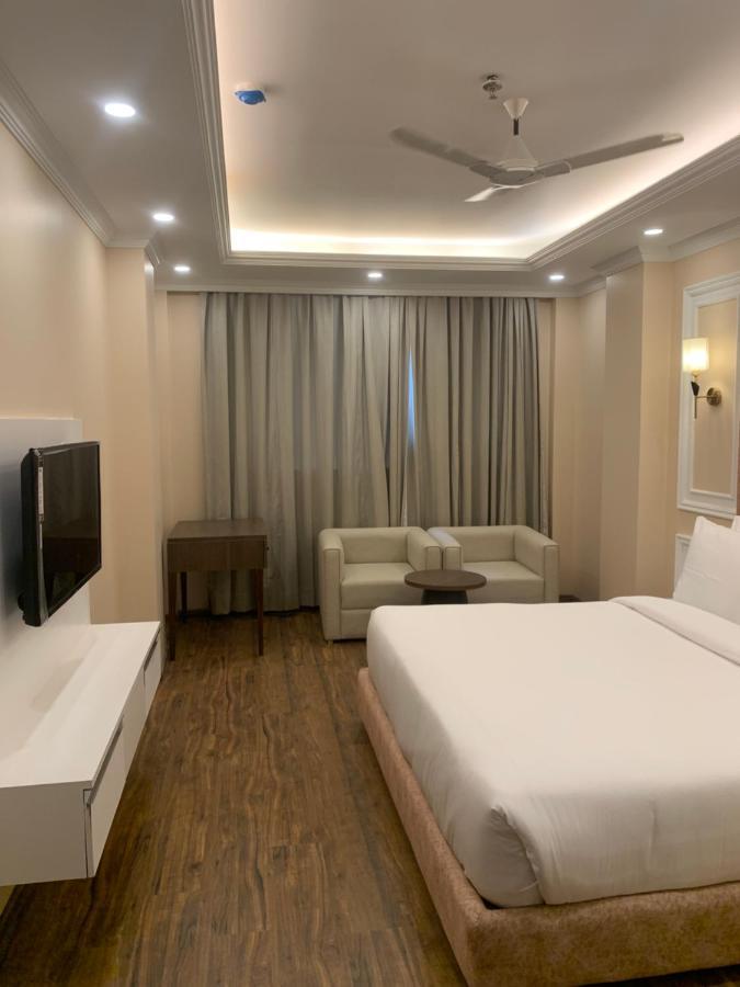 Claret Inn & Suite 戴尔豪斯 外观 照片