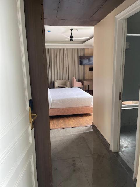 Claret Inn & Suite 戴尔豪斯 外观 照片